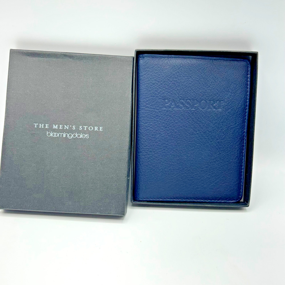 Bloomingdale's Blue Leather Passport Case Travel Organizer Passcase NWB